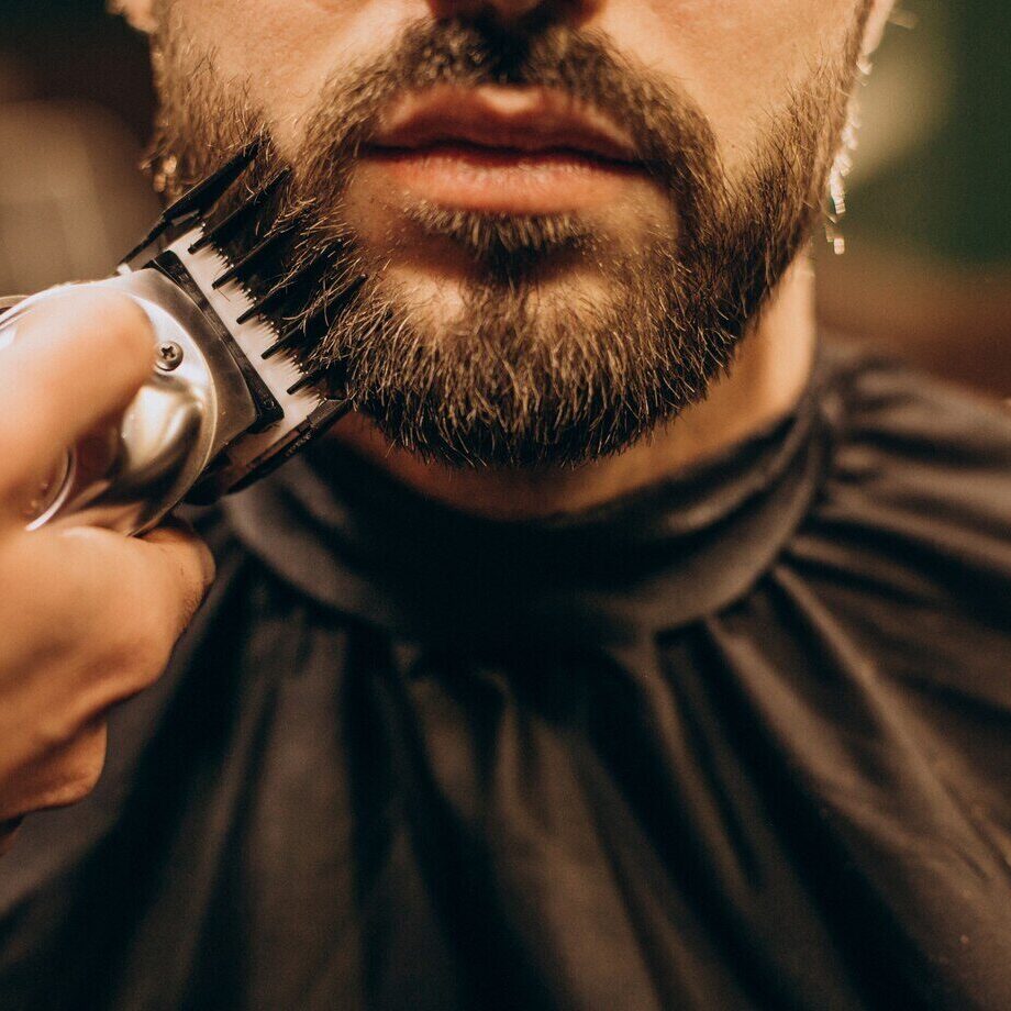 Hombre guapo barberia afeitado barba 1303 26258